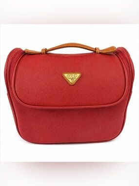 Jump for Boyt Solera Red Large Pebbled Beauty Toiletries Case Travel